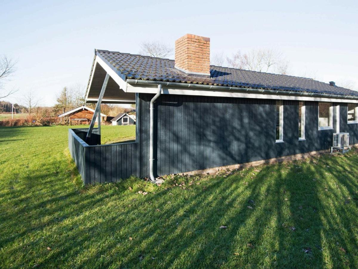 8 Person Holiday Home In B Rkop Egeskov  ภายนอก รูปภาพ