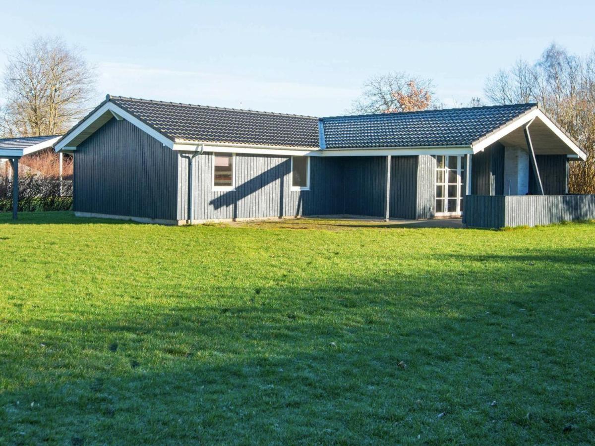 8 Person Holiday Home In B Rkop Egeskov  ภายนอก รูปภาพ